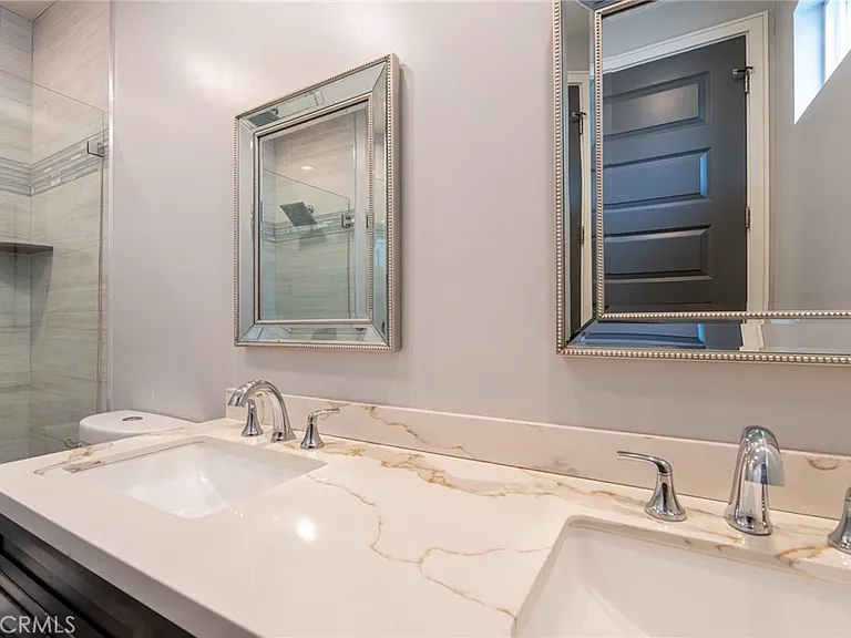 6938 Peach Ave — Photo 14