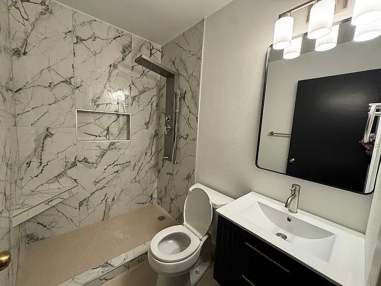 560 N East Park Ln — Photo 22
