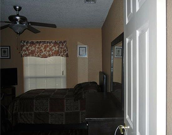 3rd image of 828 Crooked Creek Ln