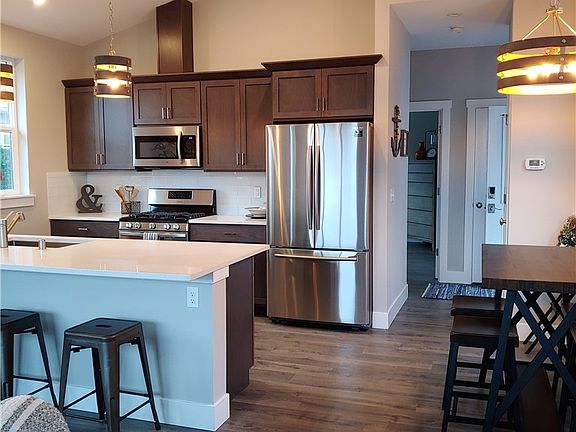 5th image of 502 Snowberry Lane