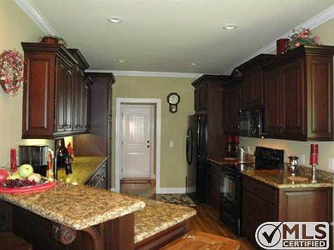 3rd image of 3311 Shady Forest Dr