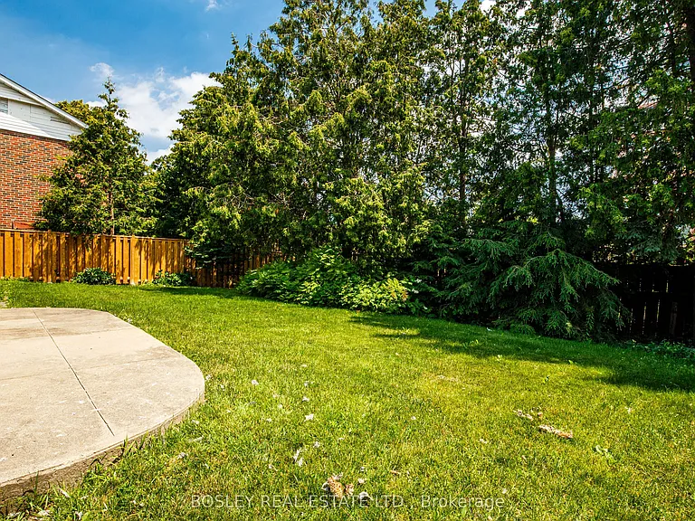 33 Forestbrook Cres — Photo 11