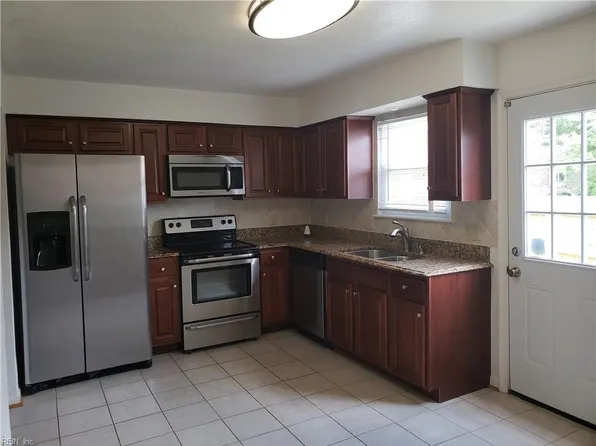 3301 Shasta Ct, Virginia Beach, VA 23452