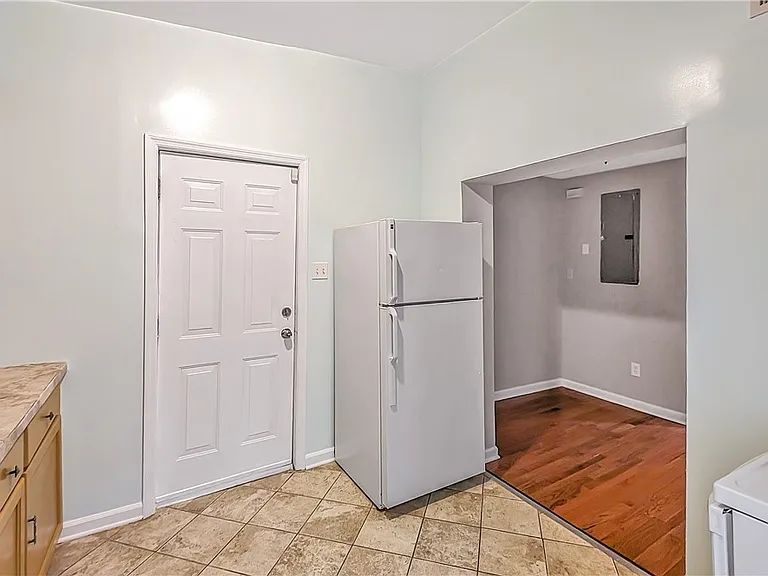 615 Price St — Photo 13