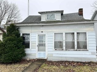 8818 E Hatchery Rd, Syracuse, IN 46567