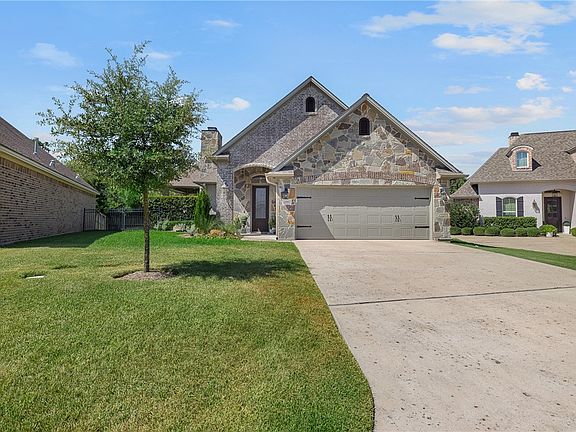 3rd image of 3517 Leesburg Path