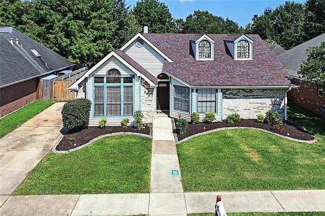 1st image of 368 Longwood Dr
