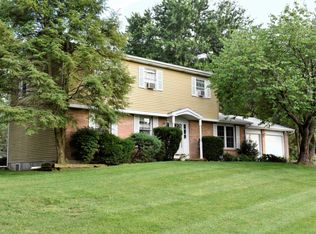434 Dogwood Ln, Nazareth, PA 18064