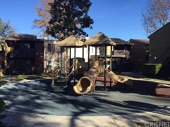 5th image of 18350 Hatteras St APT 233
