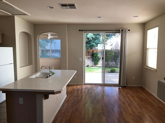 Kitchen island with quartz top