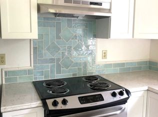 5679 NE Foster Rd, Bainbridge Island, WA 98110