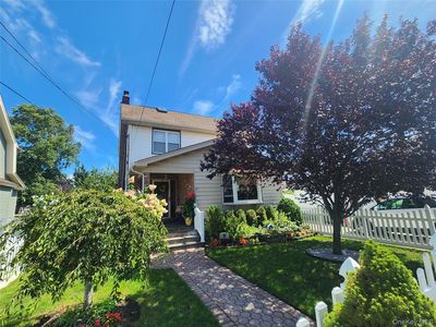 85 Oakland Avenue, Lynbrook, NY, 11563