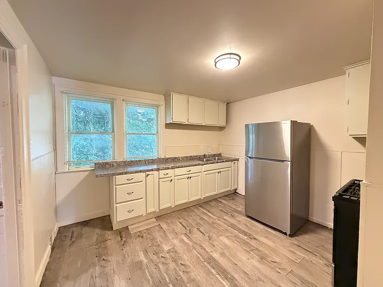 67 Barton St #2 — Photo 15