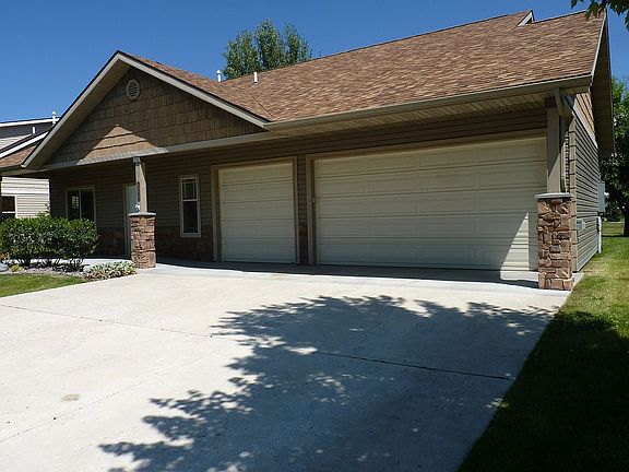 2nd image of 1128 Heritage Dr