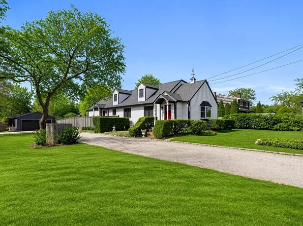 72 Bay Ave W, Hampton Bays, NY 11946