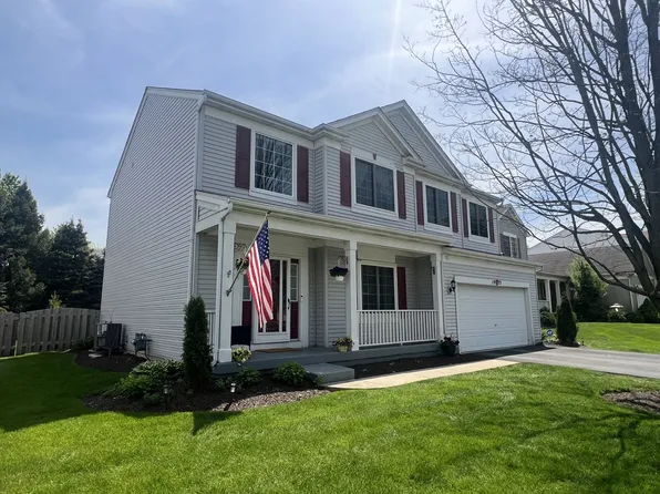 1932 Royal Ln, Aurora, IL 60503