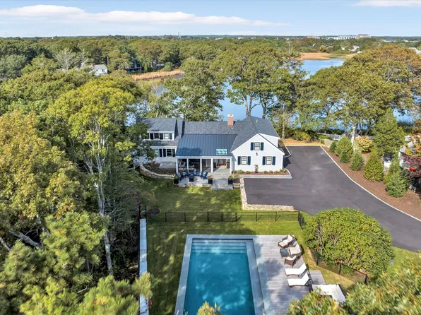 16 Walley Court, Hyannis, MA 02601