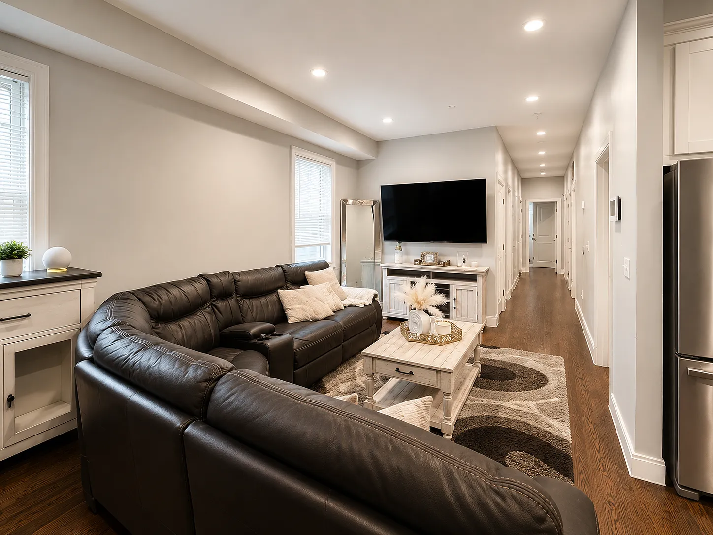 3 bed, 1222 sqft, $3,350 — Photo 4