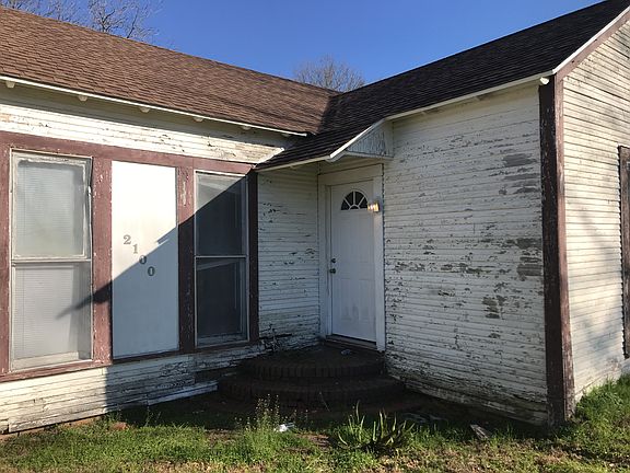 2nd image of 2100 S Martin Luther King Blvd