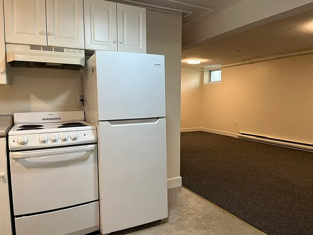 18 Dunstan St #B — Photo 5