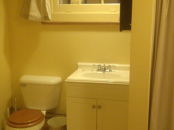 Firelight Studio Bathroom