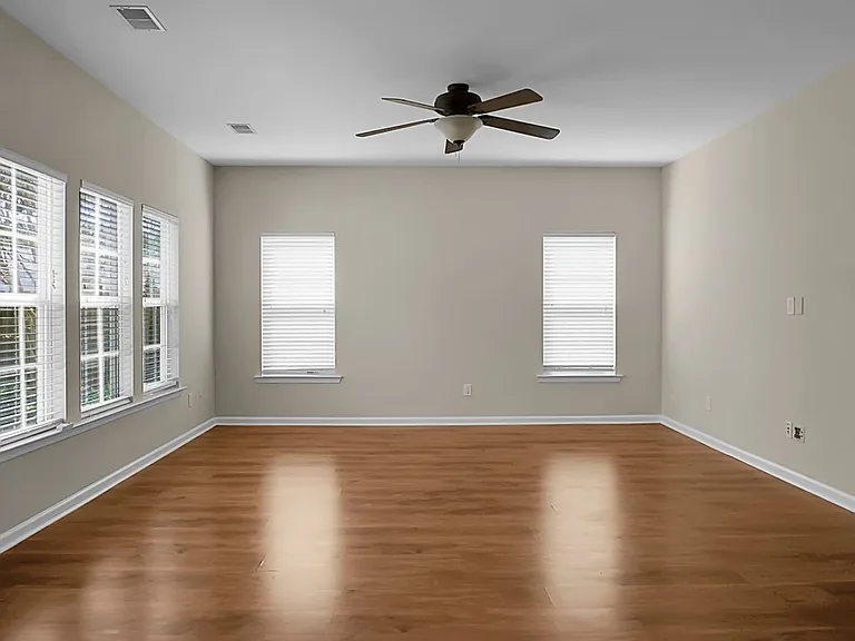 8003 Henderson Rd — Photo 20