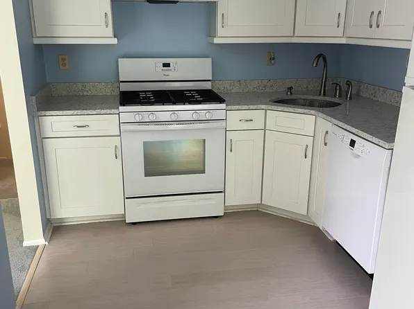 (undisclosed Address), Glen Gardner, NJ 08826