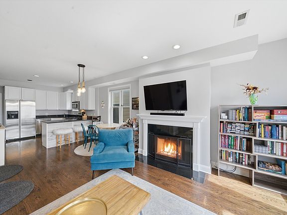 2nd image of 1016 W George St #2