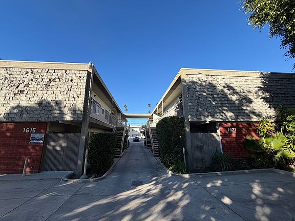 2nd image of 1621 N Harvard Blvd APT 5