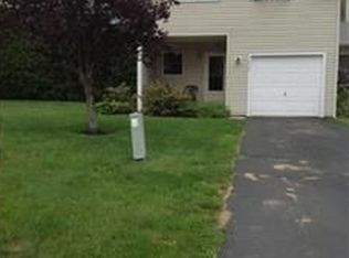 7030 Suzanne Ln, Schenectady, NY 12303