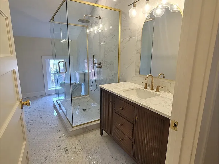 884 Main St #4 — Photo 12