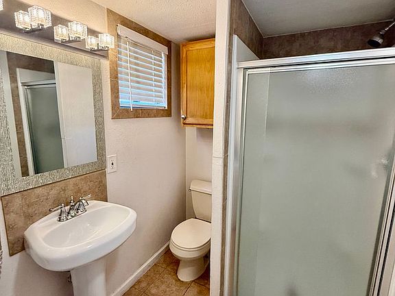 5th image of 1342 N Washington Ave #1342