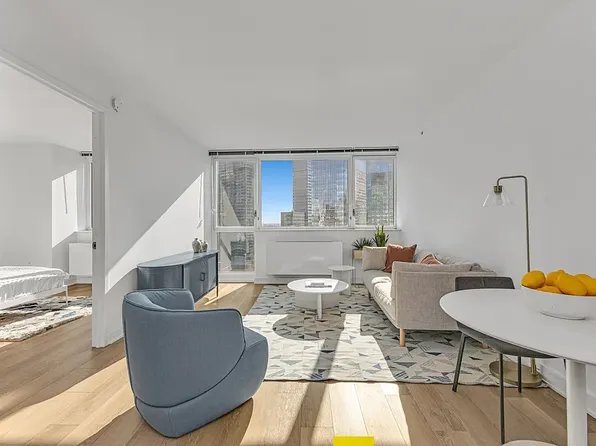 4310 Crescent St, Long Island City, NY