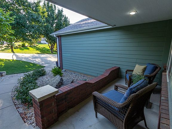 5th image of 3700 Peachtree Cir