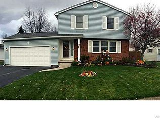 112 Park Lane Cir, Lockport, NY 14094