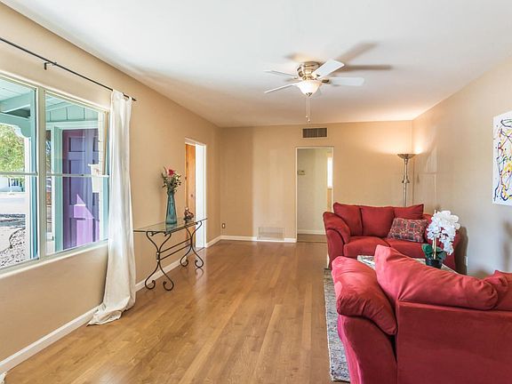 1624 W Earll-4