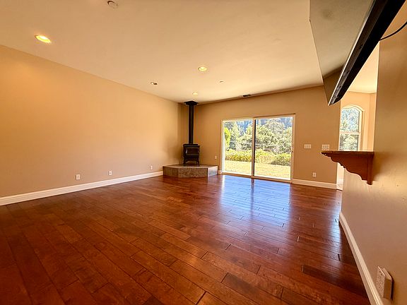 5th image of 170 Laurel Glen Rd