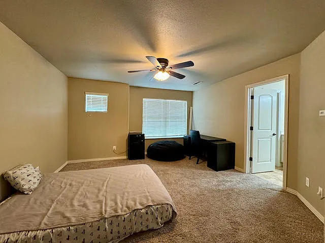 592 N Longfellow Ln — Photo 16