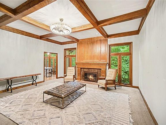 4th image of 5525 N Oakdale Pl