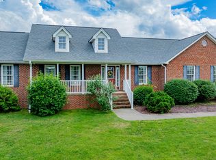 1015 Cedar Hills Dr, Church Hill, TN 37642