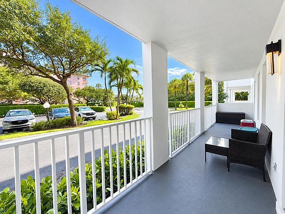 3rd image of 950 Ponce De Leon Road #104