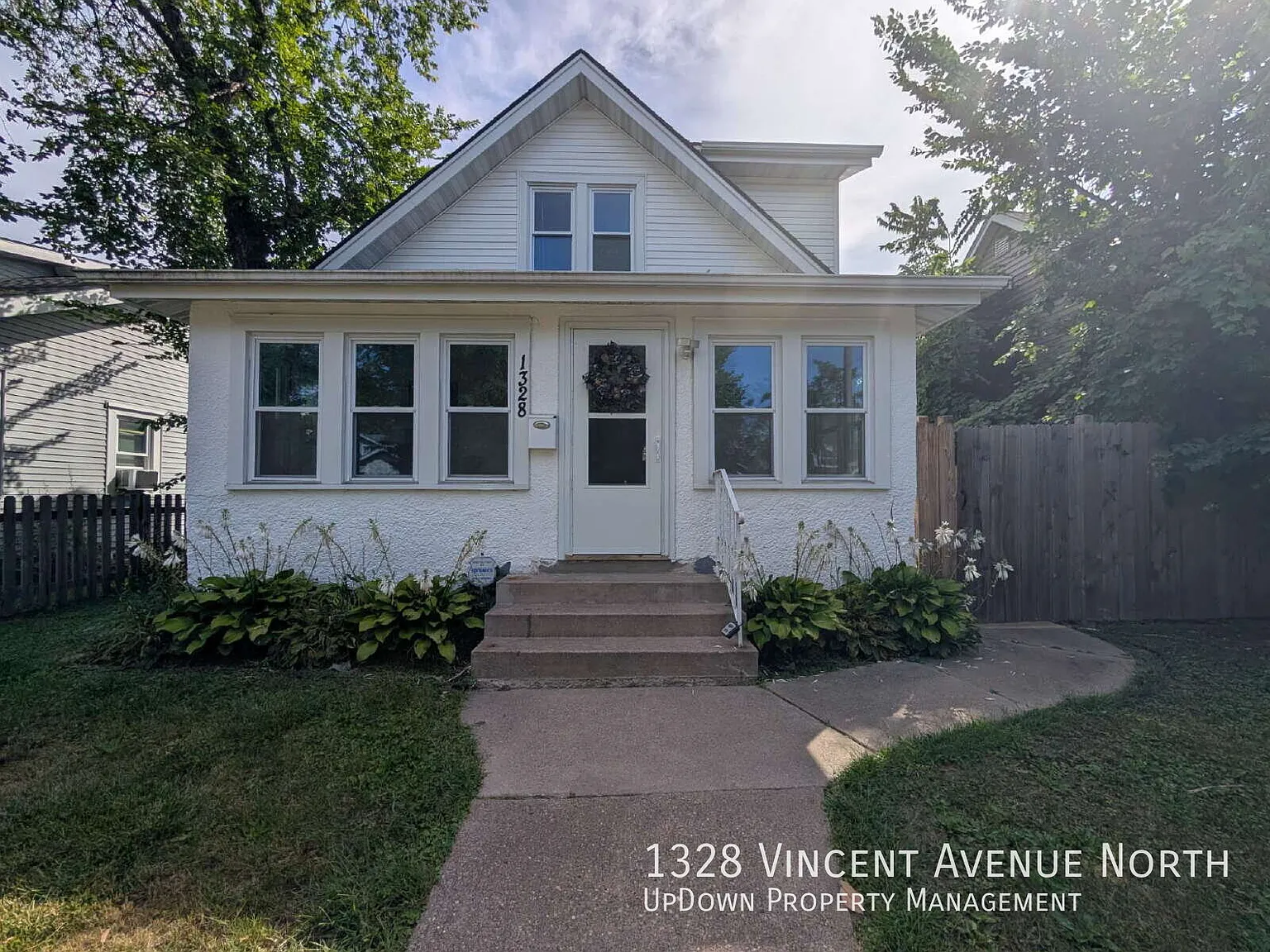 3BR/2BA Home with Detached Garage + Spa-Style Jetted Tub — Photo 1