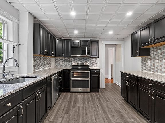 4th image of 33 Pierpont St