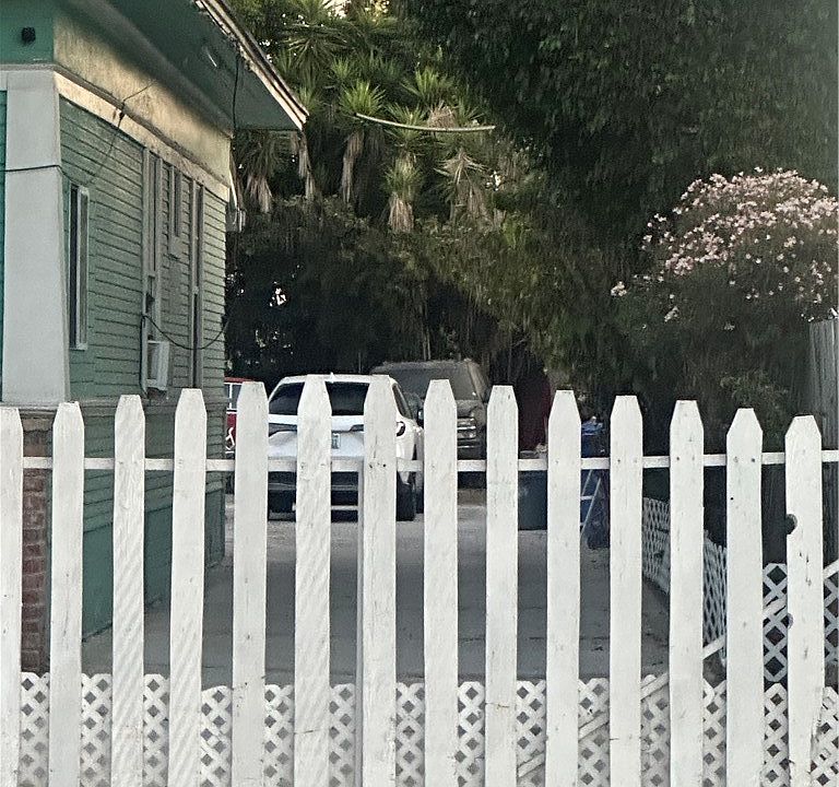 2nd image of 516 E 23rd St