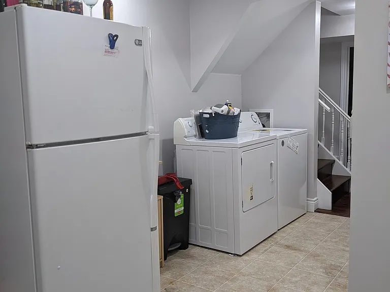 2 Hoddle Cres — Photo 5