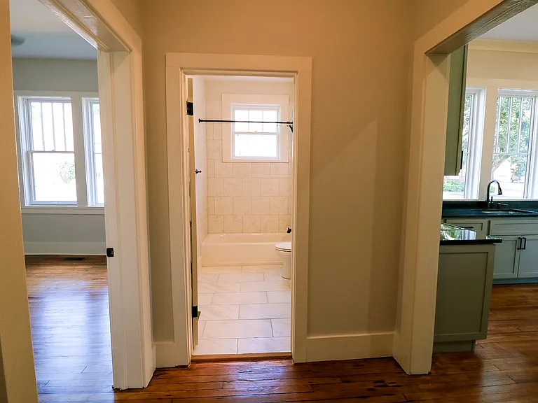 218 E Shotwell St #2 — Photo 13
