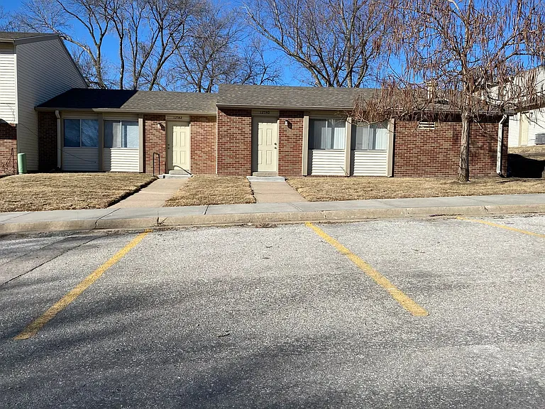 Southdale Square Apartments — Photo 28