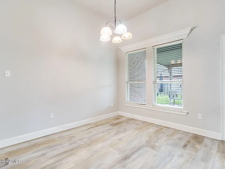205 Quiet Bluff Dr — Photo 3
