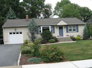 8 Salem Dr E, Whippany, NJ 07981