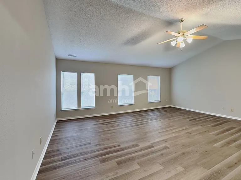 5793 Amber Ln — Photo 9